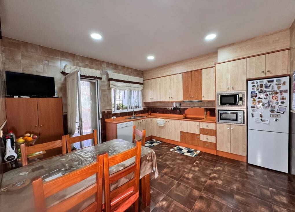 4 soveværelse Byhus til salg i Blanca med garage - € 250.000 (Ref: 9877590)
