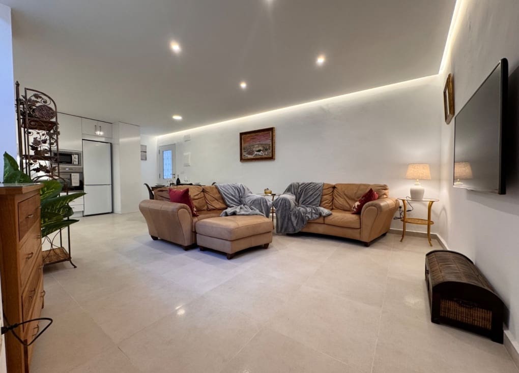 2 bedroom Townhouse for sale in Blanca - € 99,000 (Ref: 9895393)