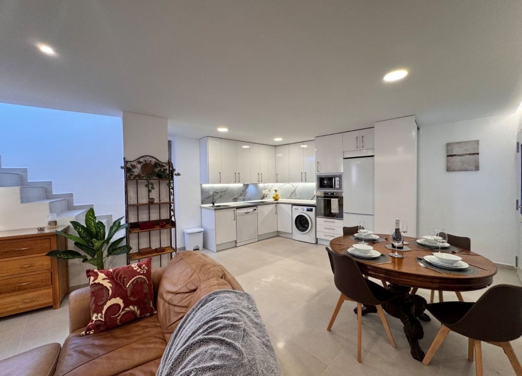 2 bedroom Townhouse for sale in Blanca - € 99,000 (Ref: 9895393)