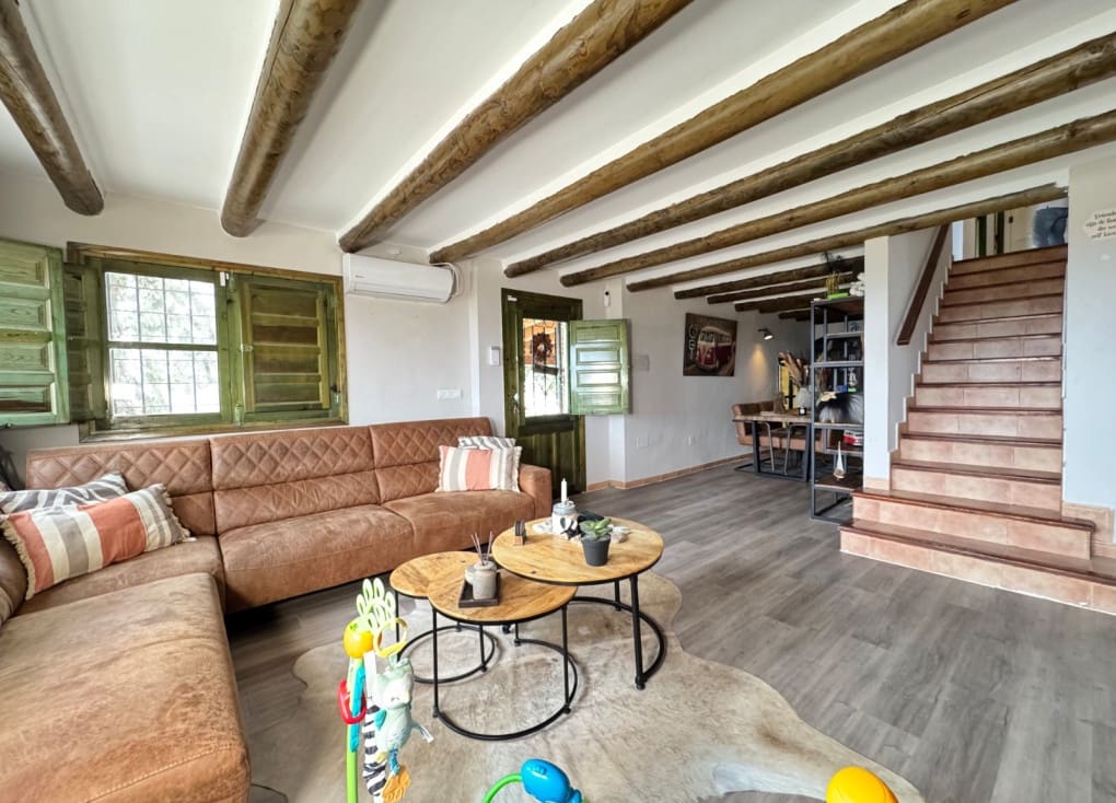 13 bedroom Finca/Country House for sale in Ojos with pool garage - € 649,500 (Ref: 9922739)