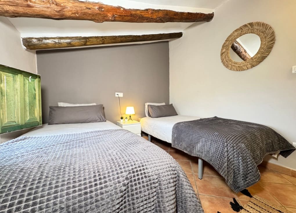 13 bedroom Finca/Country House for sale in Ojos with pool garage - € 649,500 (Ref: 9922739)