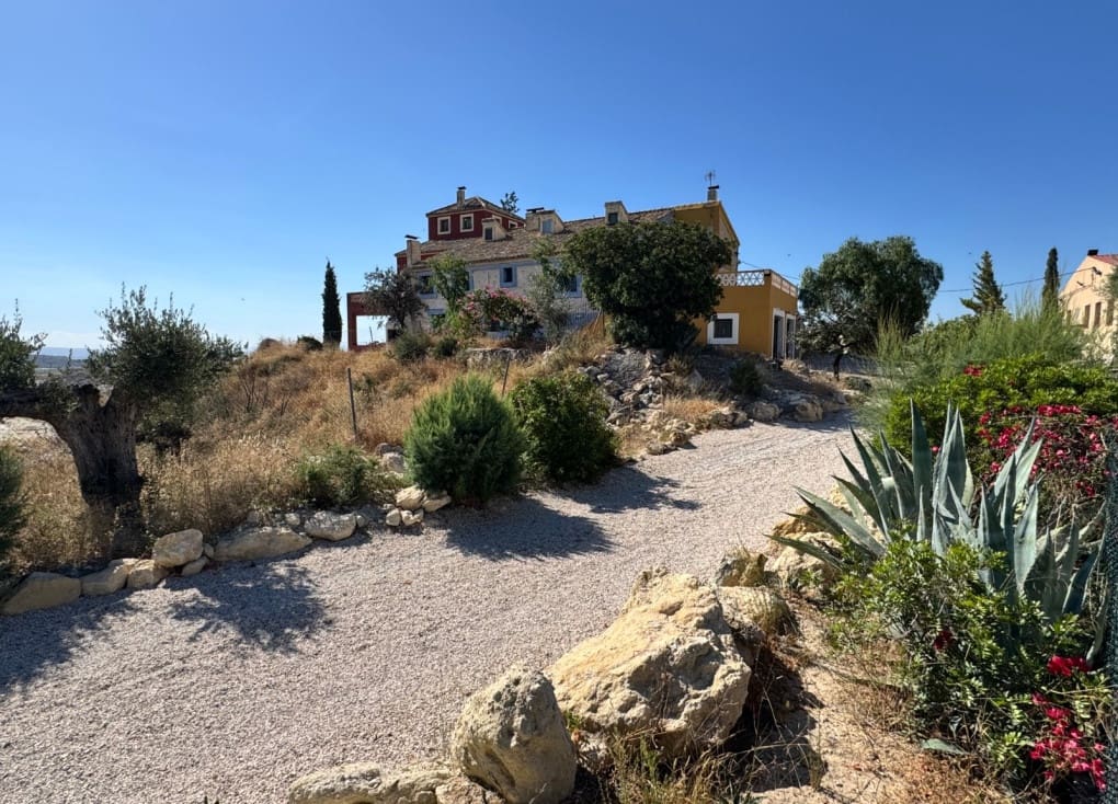13 bedroom Finca/Country House for sale in Ojos with pool garage - € 649,500 (Ref: 9922739)