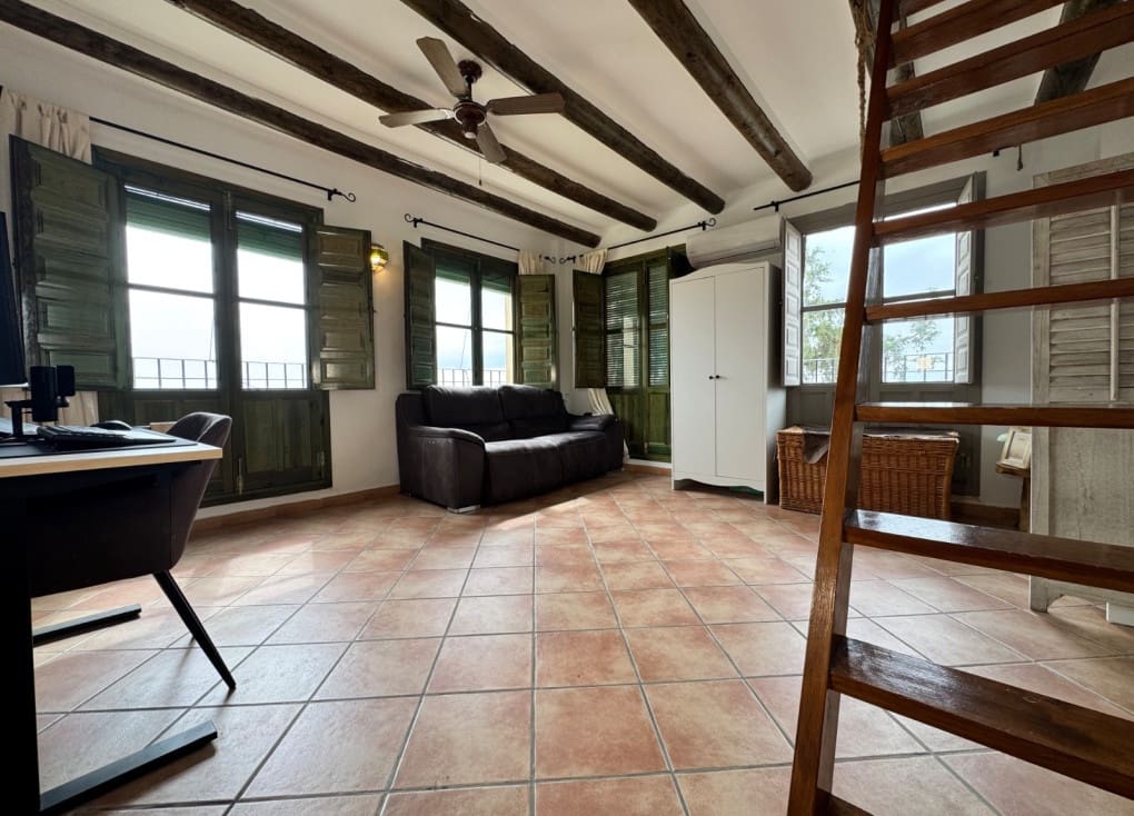 13 bedroom Finca/Country House for sale in Ojos with pool garage - € 649,500 (Ref: 9922739)