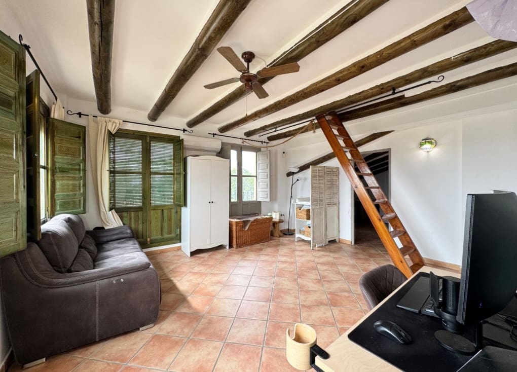 13 bedroom Finca/Country House for sale in Ojos with pool garage - € 649,500 (Ref: 9922739)