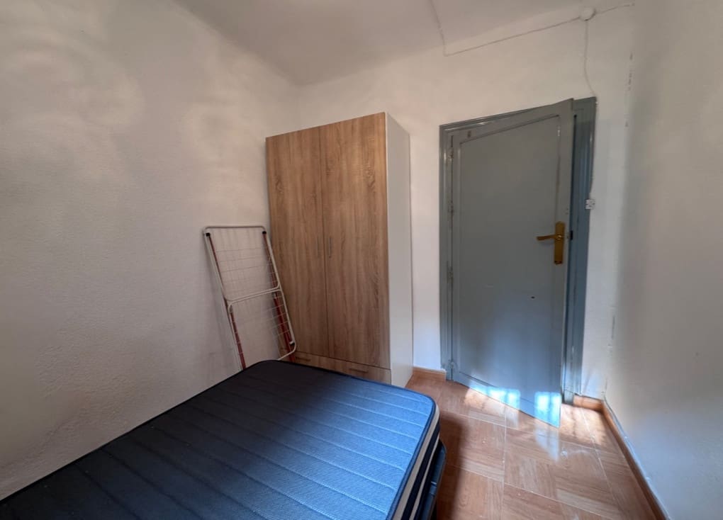 3 bedroom Townhouse for rent in Blanca - € 300 (Ref: 9981423)