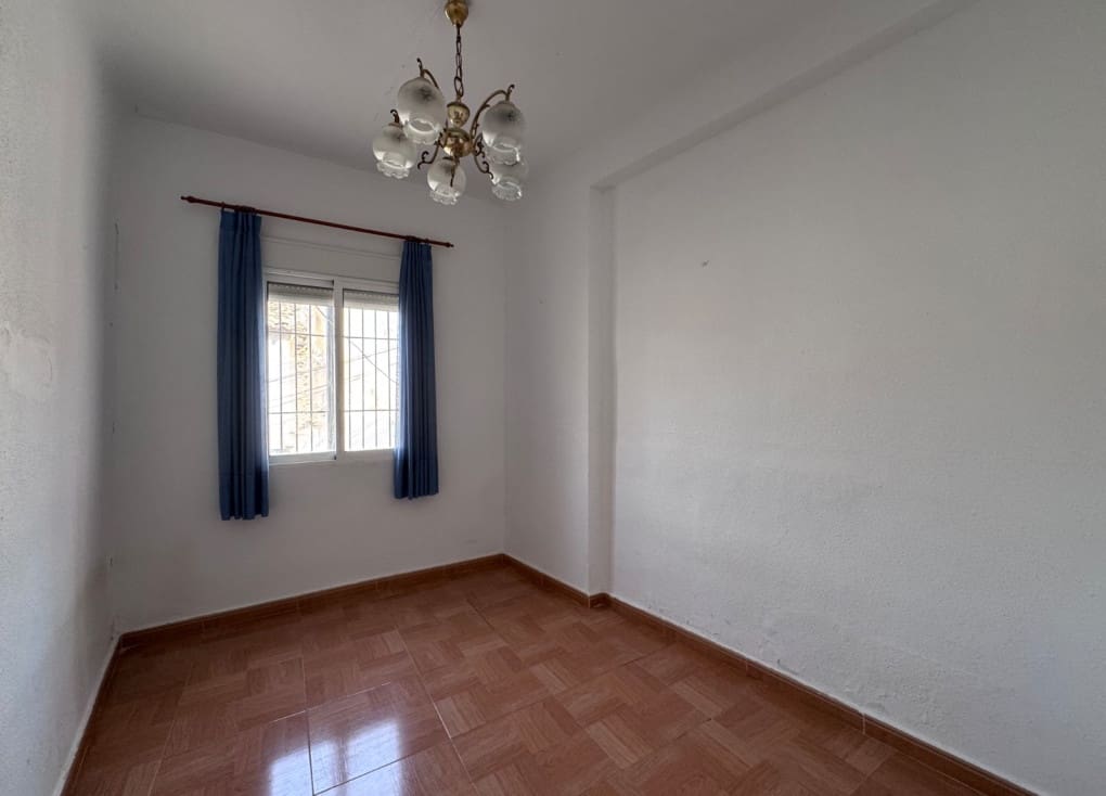 3 bedroom Townhouse for rent in Blanca - € 300 (Ref: 9981423)