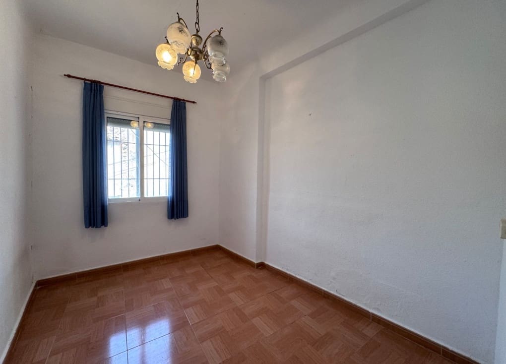 3 bedroom Townhouse for rent in Blanca - € 300 (Ref: 9981423)
