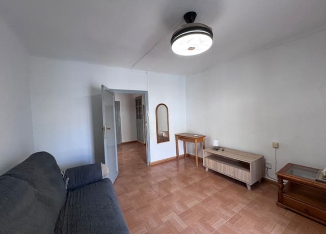 3 makuuhuone Omakotitalo vuokrattavana paikassa Blanca - 300 € (Ref: 9981423)