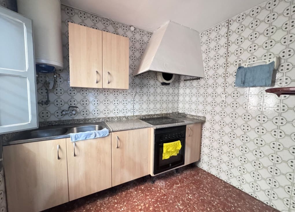 3 bedroom Townhouse for rent in Blanca - € 300 (Ref: 9981423)