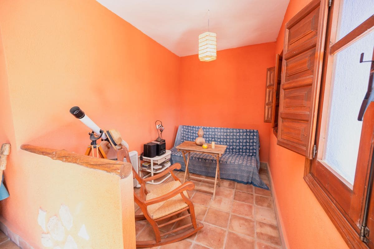 3 bedroom Finca/Country House for sale in La Herradura - € 190,000 (Ref: 8382912)