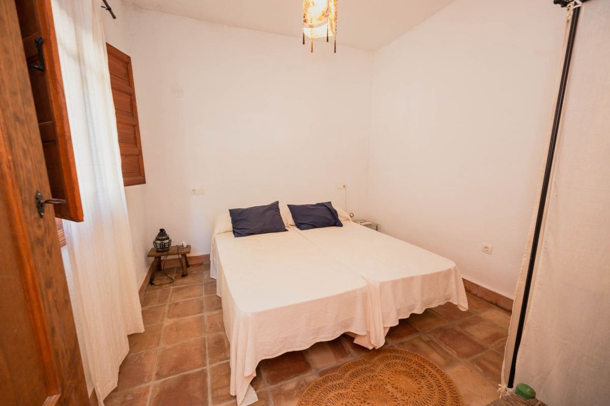 3 bedroom Finca/Country House for sale in La Herradura - € 190,000 (Ref: 8382912)