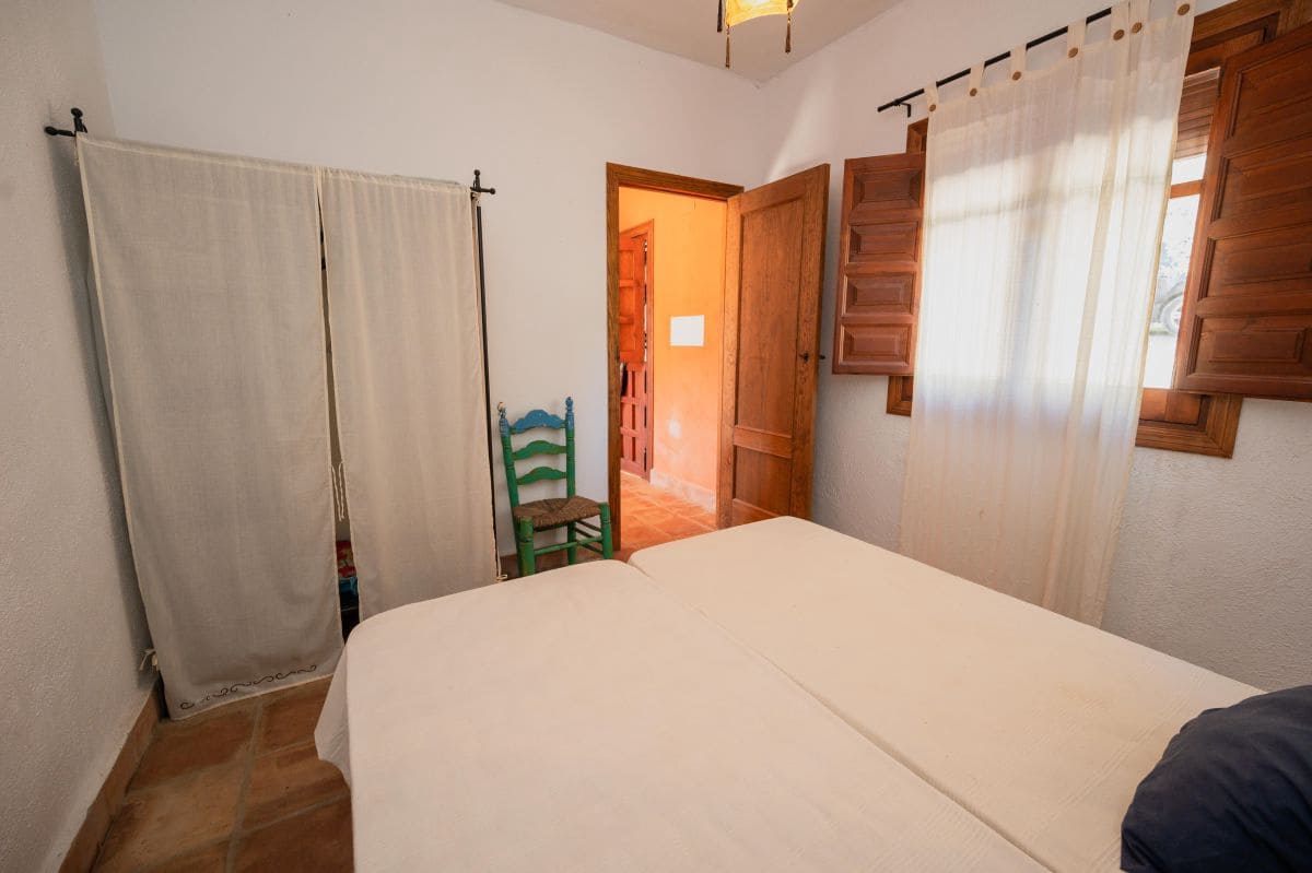 3 bedroom Finca/Country House for sale in La Herradura - € 190,000 (Ref: 8382912)