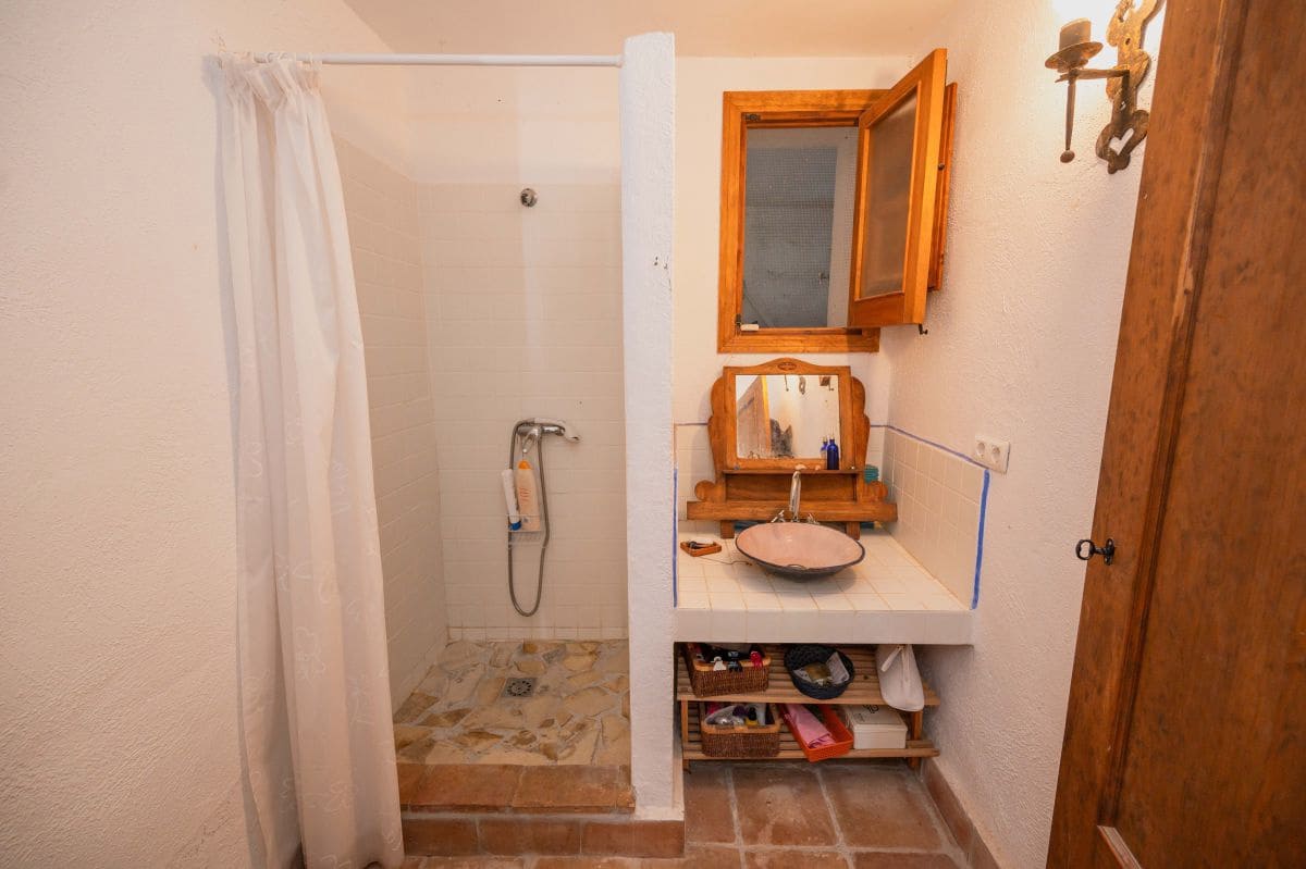 3 bedroom Finca/Country House for sale in La Herradura - € 190,000 (Ref: 8382912)