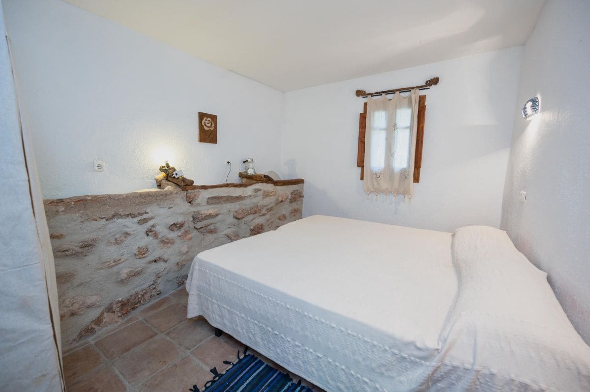 3 bedroom Finca/Country House for sale in La Herradura - € 190,000 (Ref: 8382912)