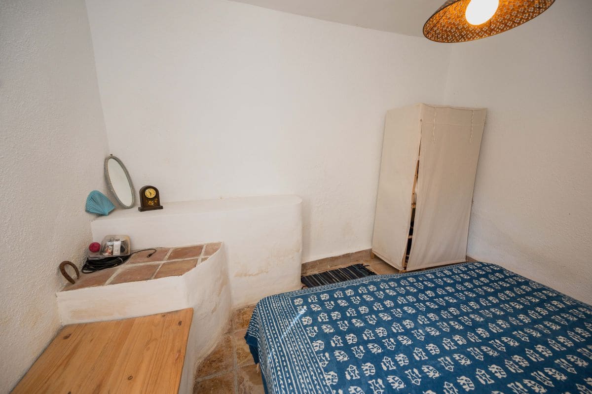 3 bedroom Finca/Country House for sale in La Herradura - € 190,000 (Ref: 8382912)