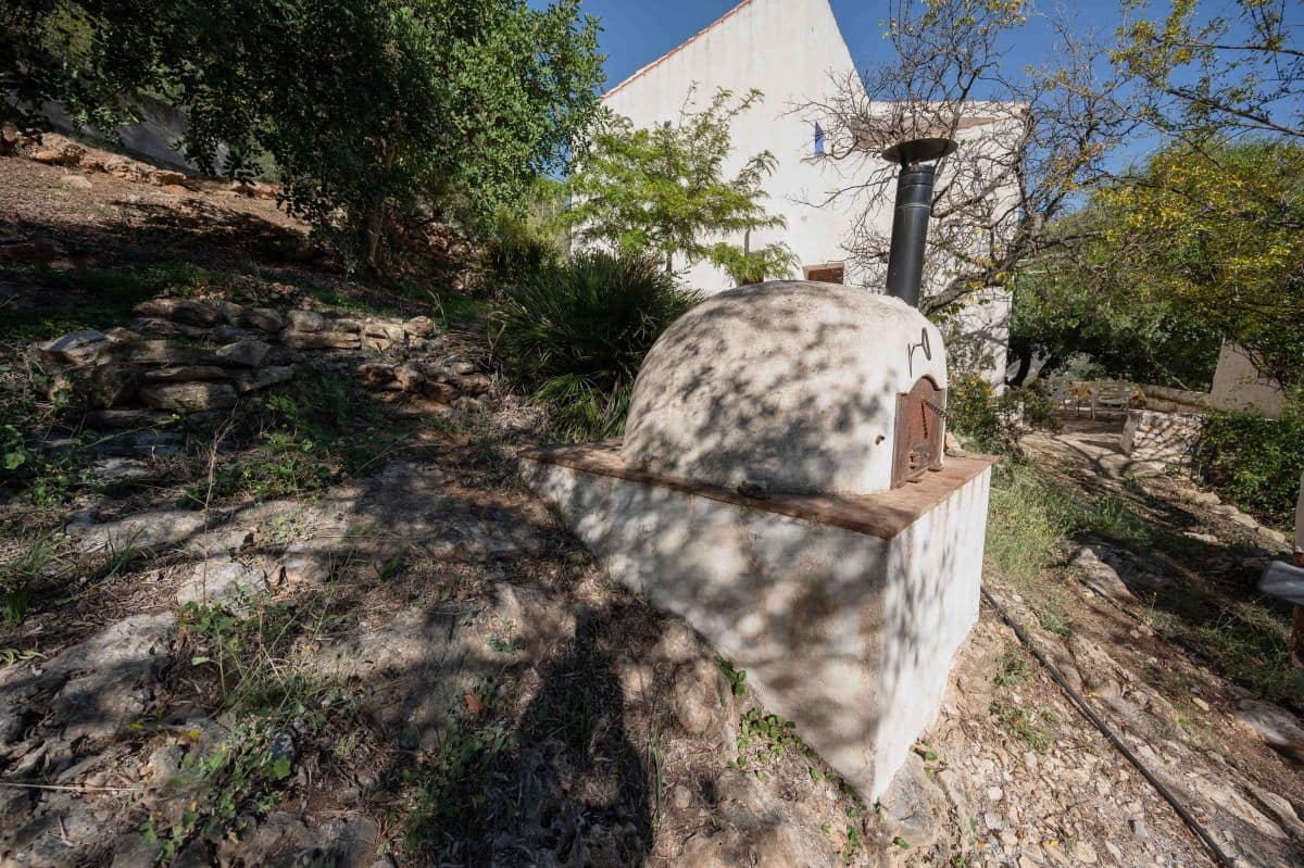 3 bedroom Finca/Country House for sale in La Herradura - € 190,000 (Ref: 8382912)