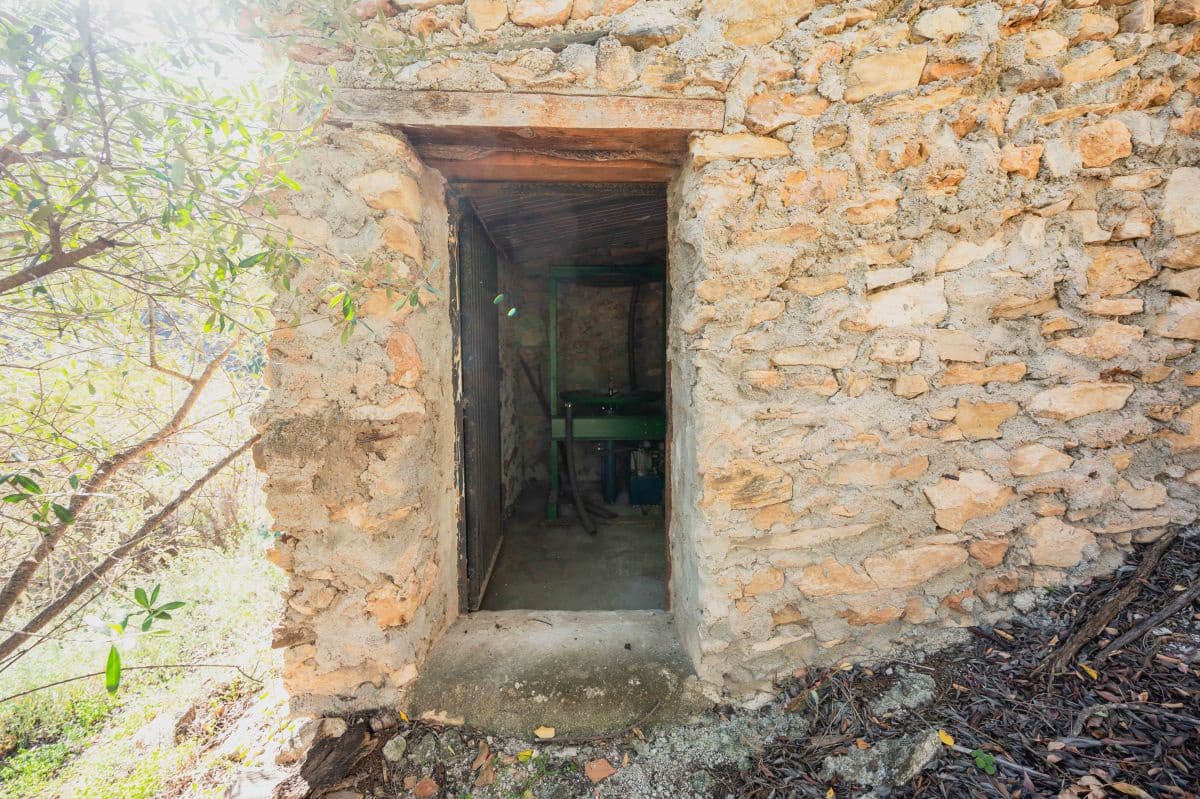 3 bedroom Finca/Country House for sale in La Herradura - € 190,000 (Ref: 8382912)