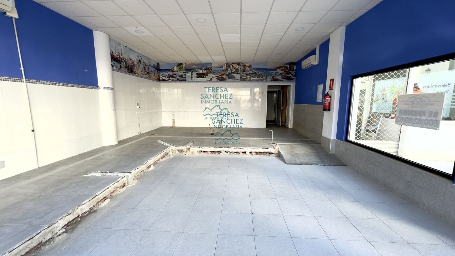 Comercial para venda em La Herradura - 380 000 € (Ref: 8687432)