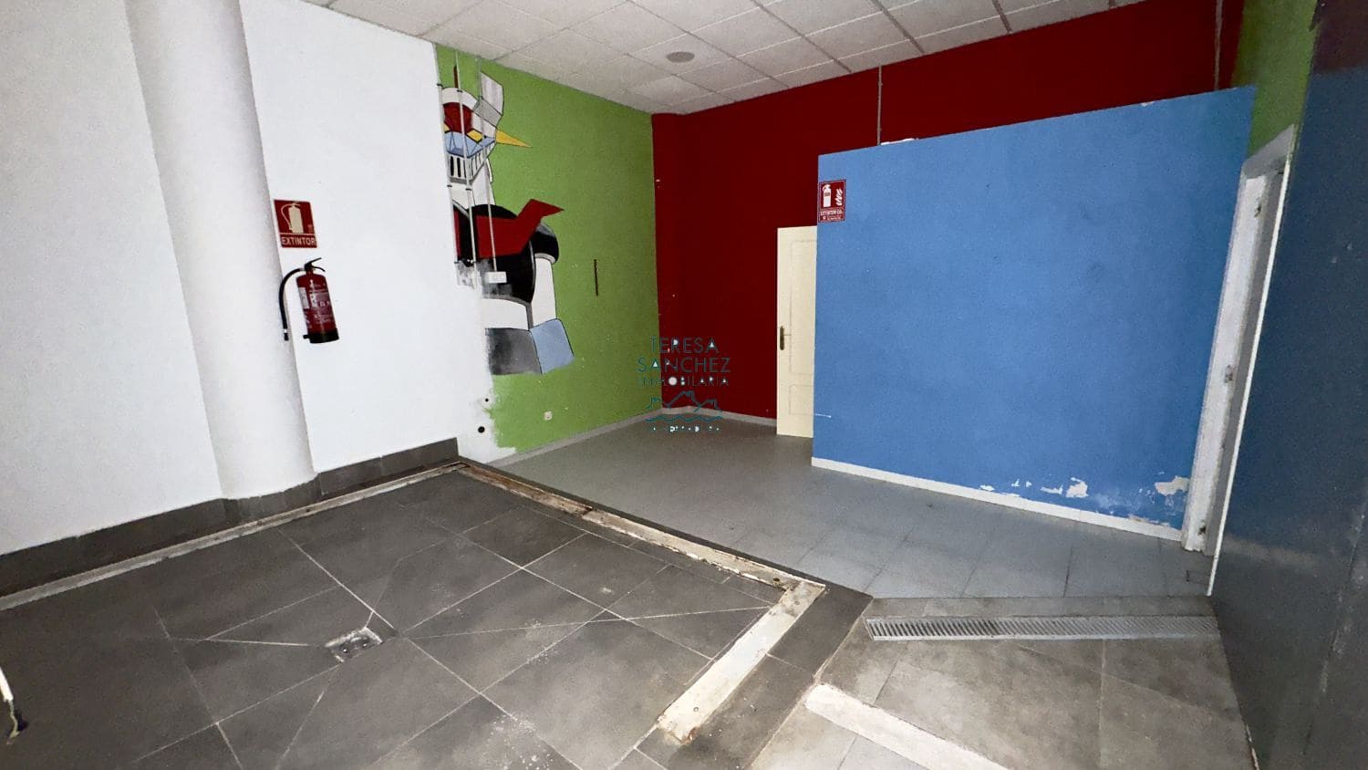 Comercial para venda em La Herradura - 380 000 € (Ref: 8687432)