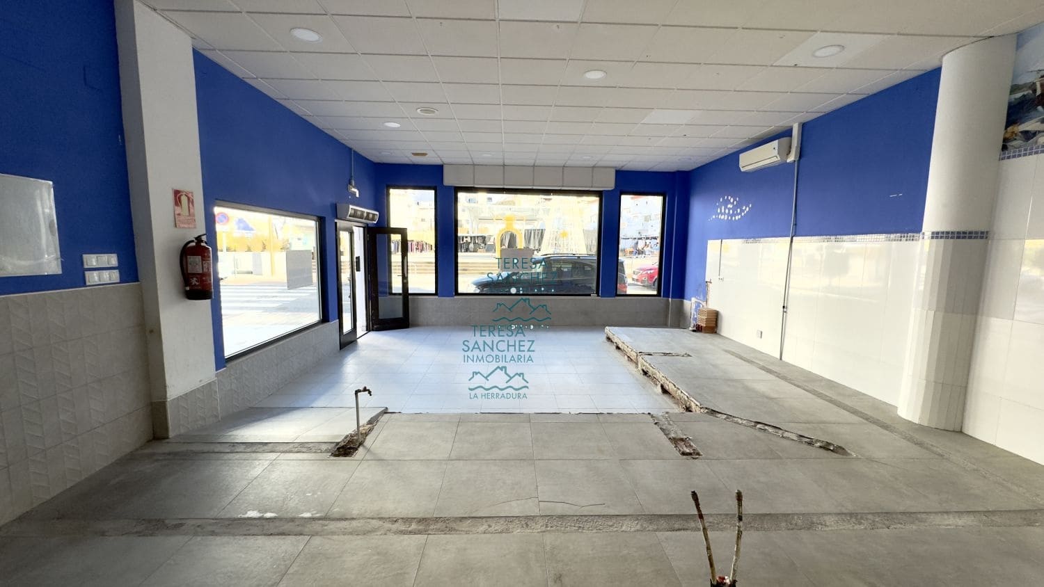 Comercial para venda em La Herradura - 380 000 € (Ref: 8687432)