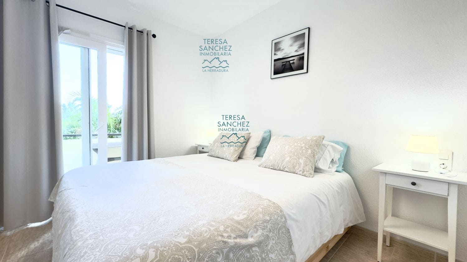 2 bedroom Apartment for sale in La Herradura - € 220,000 (Ref: 8689024)