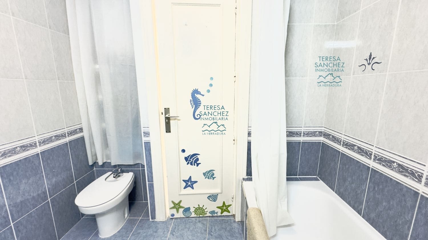 2 bedroom Apartment for sale in La Herradura - € 220,000 (Ref: 8689024)