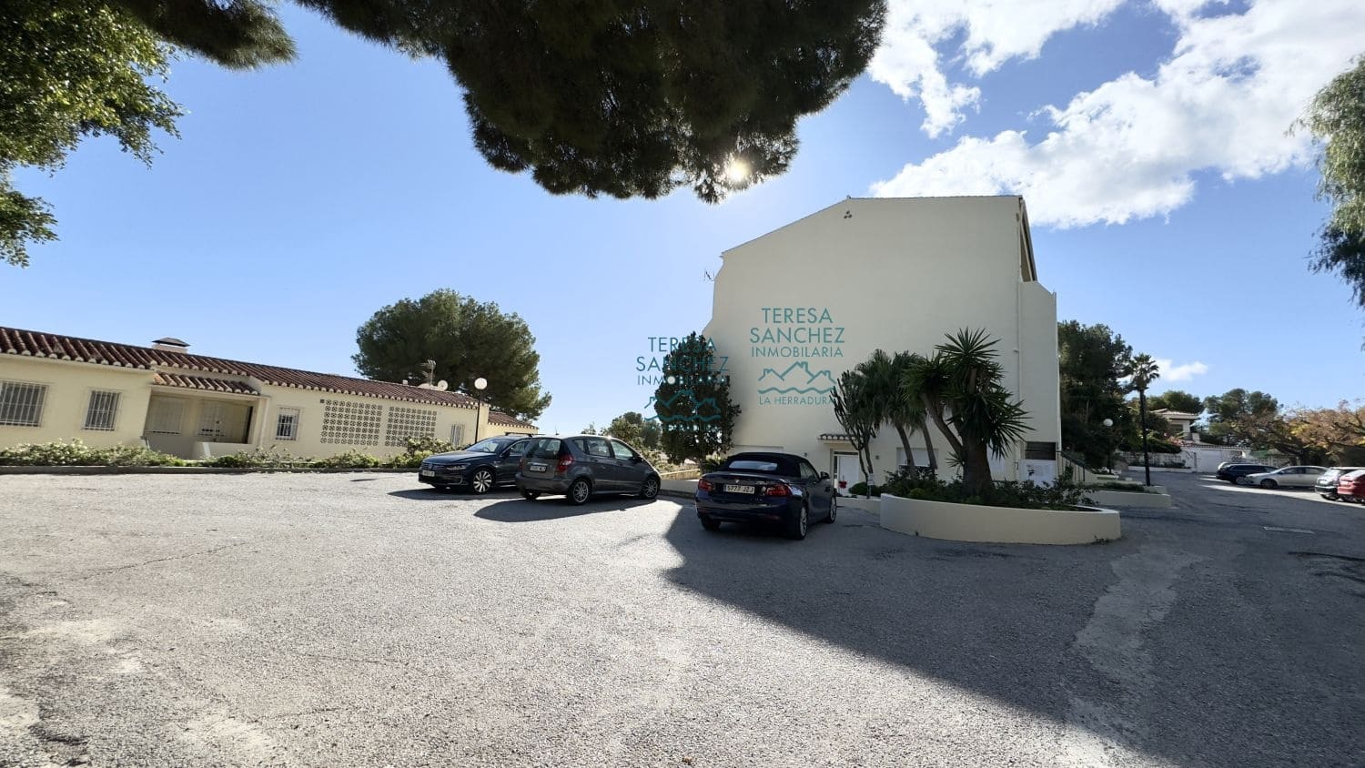 2 bedroom Apartment for sale in La Herradura - € 220,000 (Ref: 8689024)