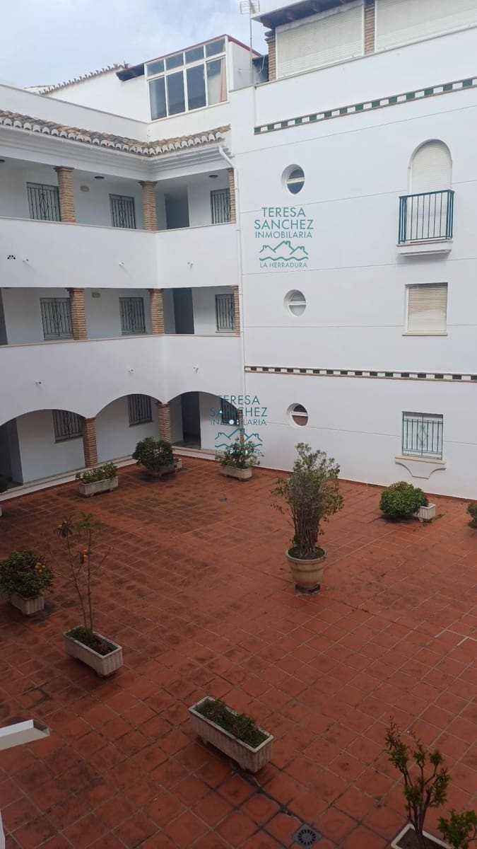 3 bedroom Flat for sale in Almunecar with garage - € 299,000 (Ref: 8932566)