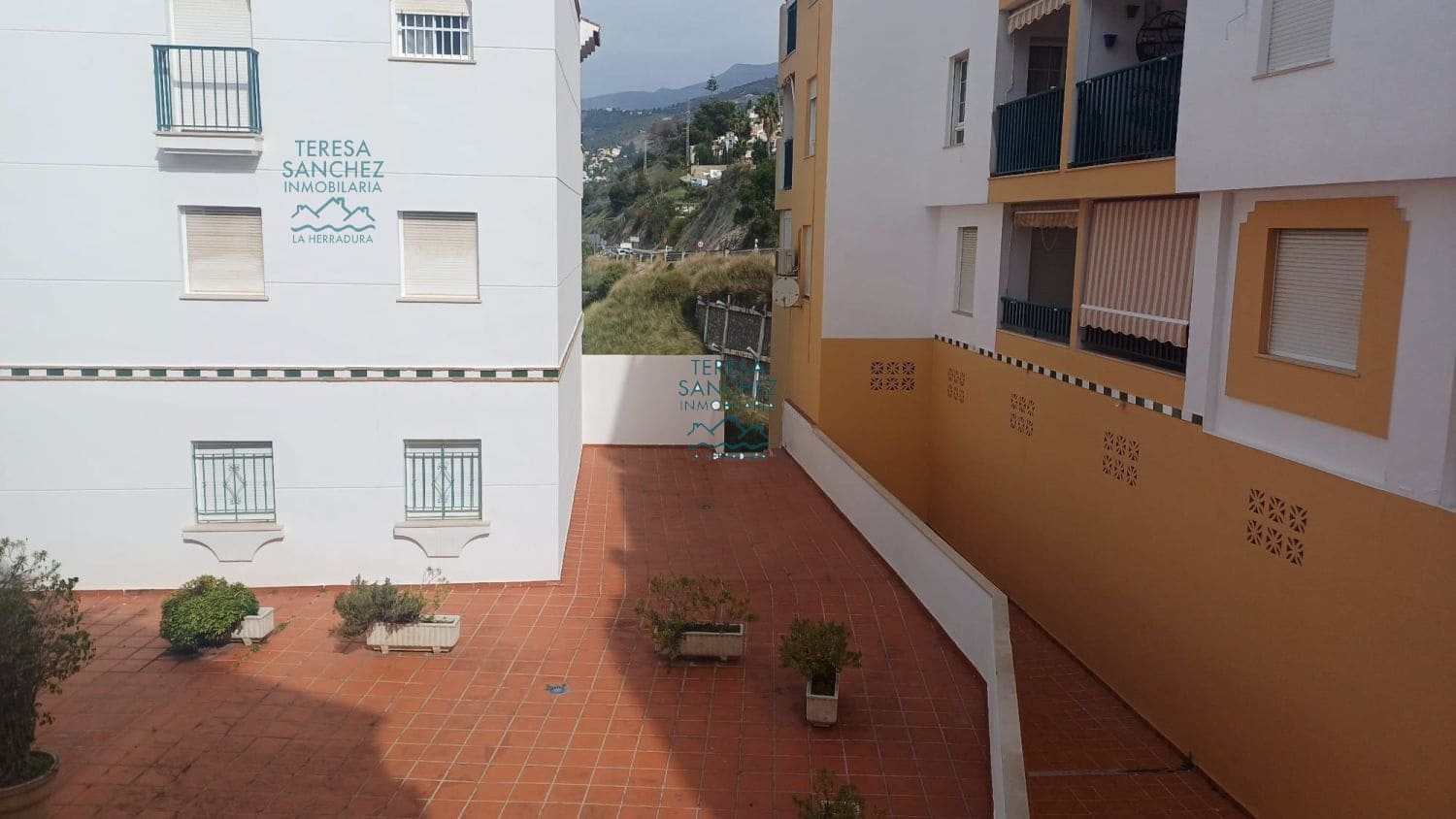 3 bedroom Flat for sale in Almunecar with garage - € 299,000 (Ref: 8932566)