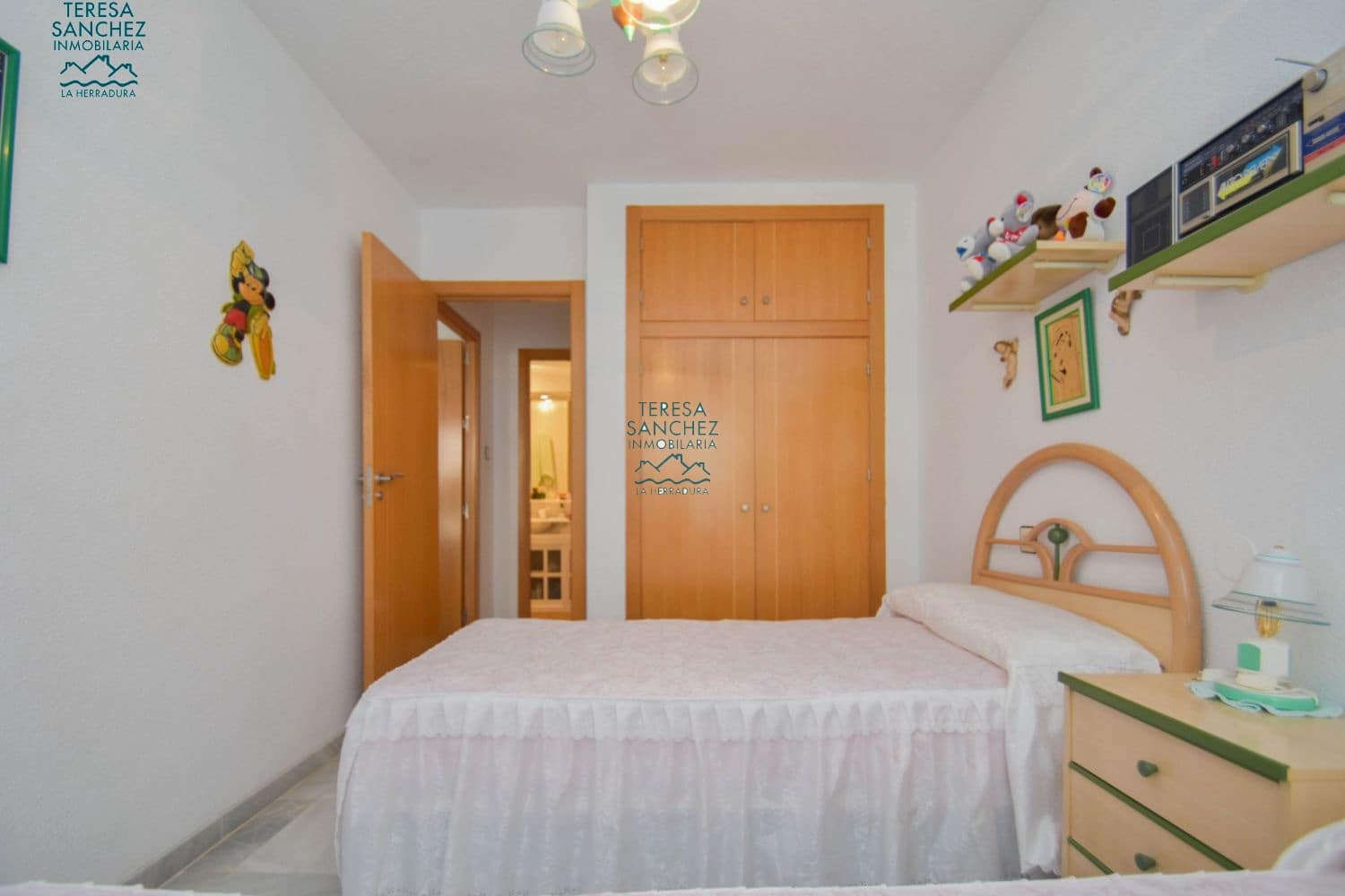 2 bedroom Apartment for sale in La Herradura - € 375,000 (Ref: 9651677)