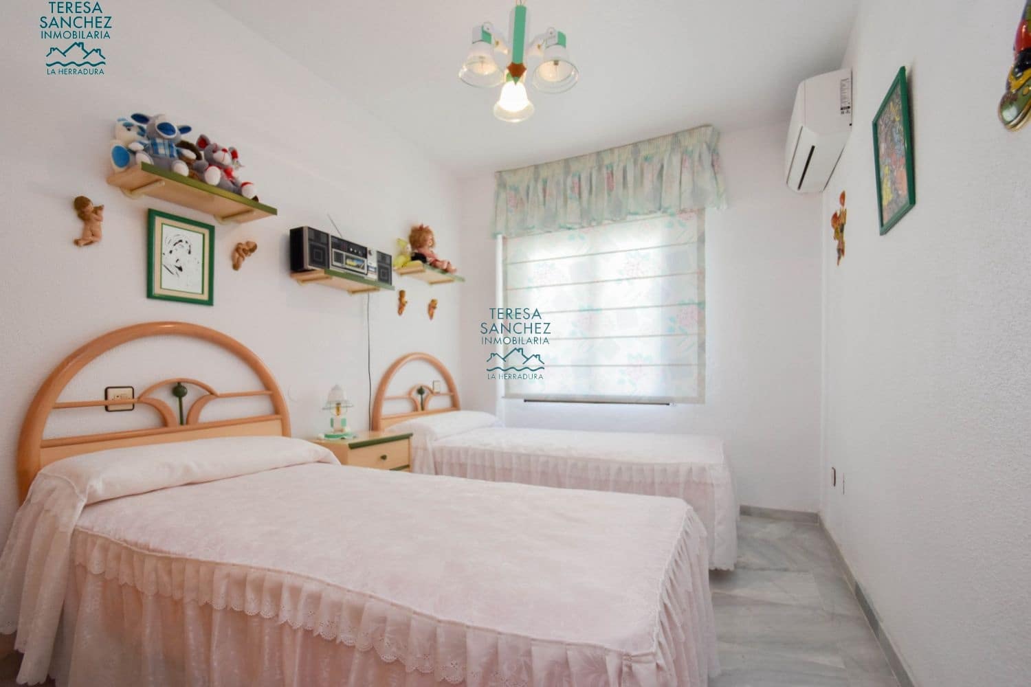 2 bedroom Apartment for sale in La Herradura - € 375,000 (Ref: 9651677)