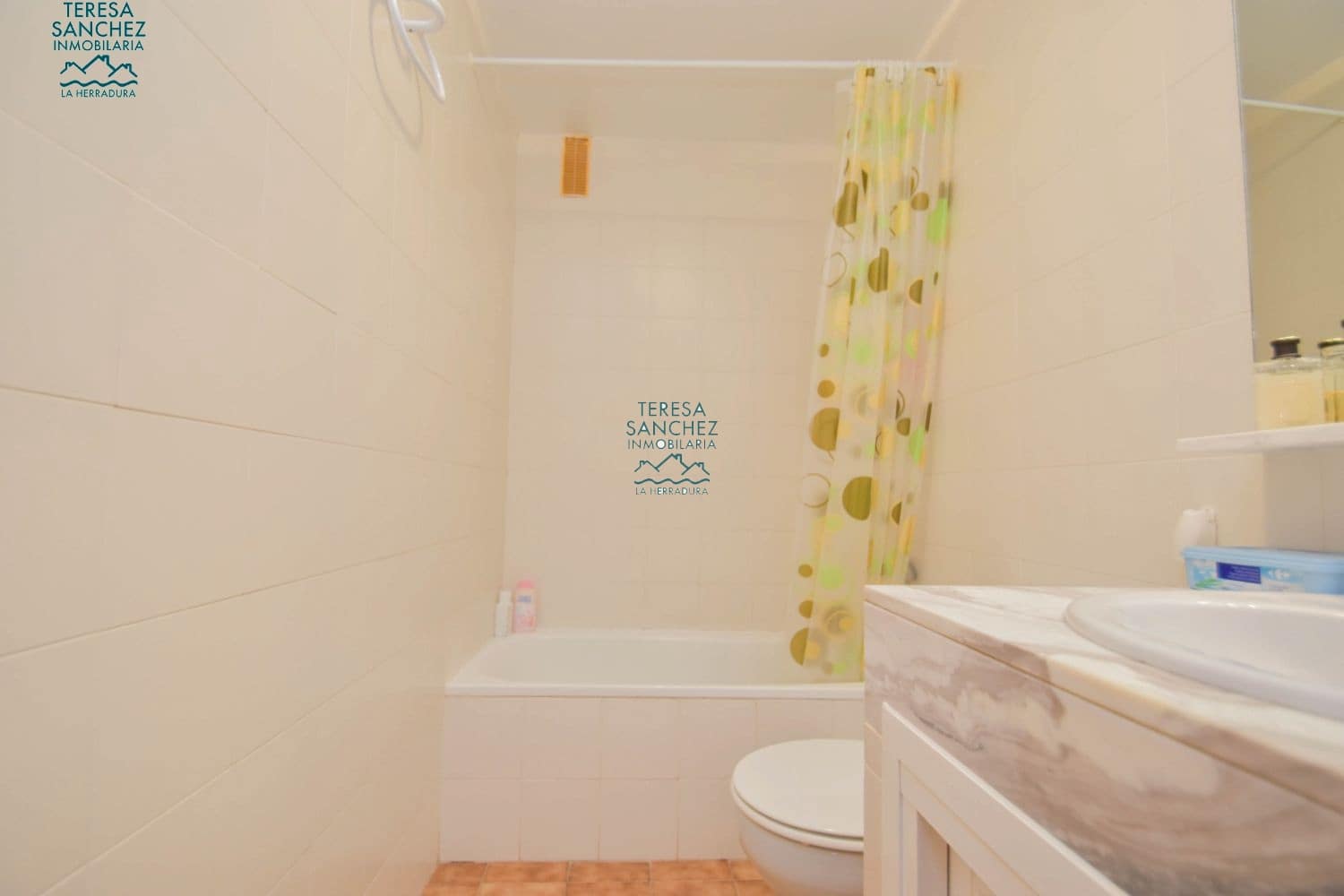 2 bedroom Apartment for sale in La Herradura - € 375,000 (Ref: 9651677)