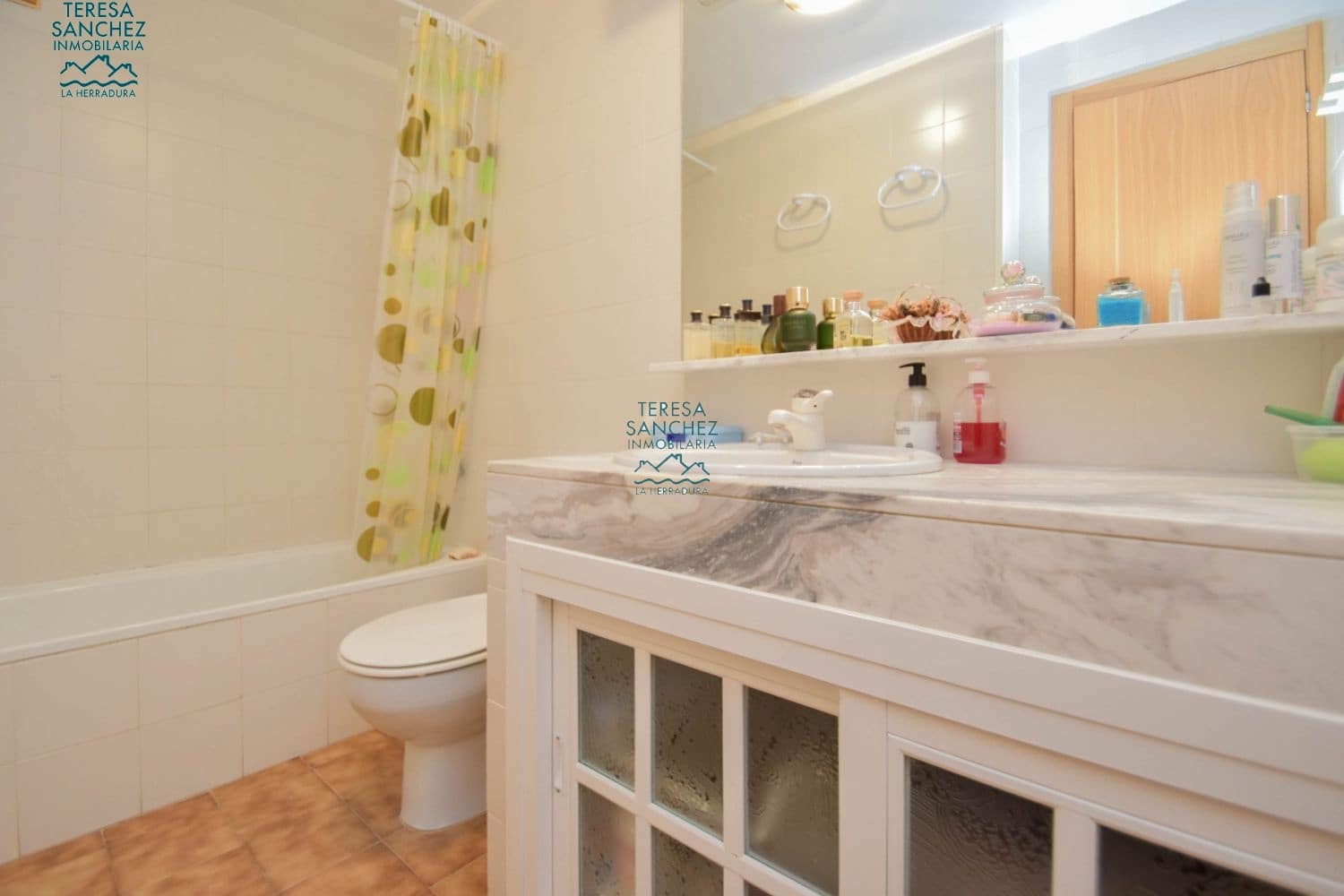 2 bedroom Apartment for sale in La Herradura - € 375,000 (Ref: 9651677)