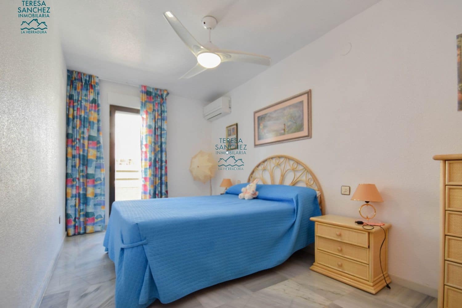 2 bedroom Apartment for sale in La Herradura - € 375,000 (Ref: 9651677)