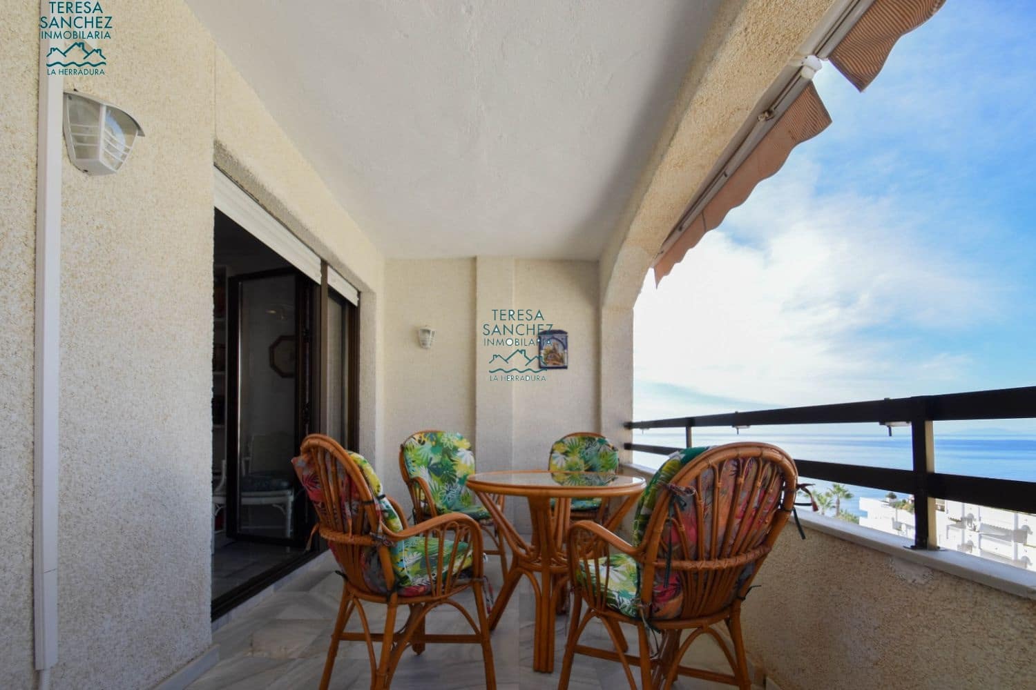 2 bedroom Apartment for sale in La Herradura - € 375,000 (Ref: 9651677)