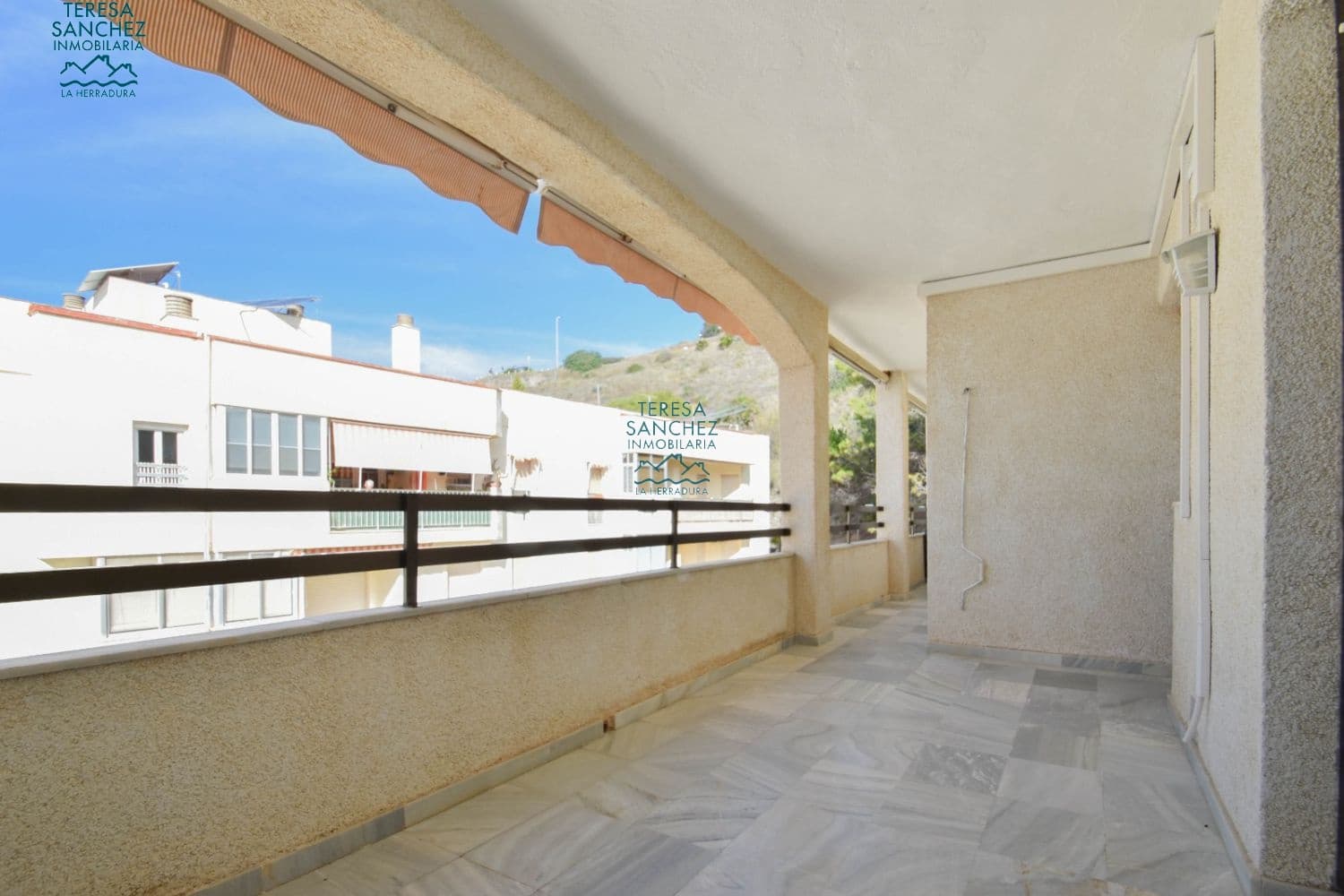 2 bedroom Apartment for sale in La Herradura - € 375,000 (Ref: 9651677)