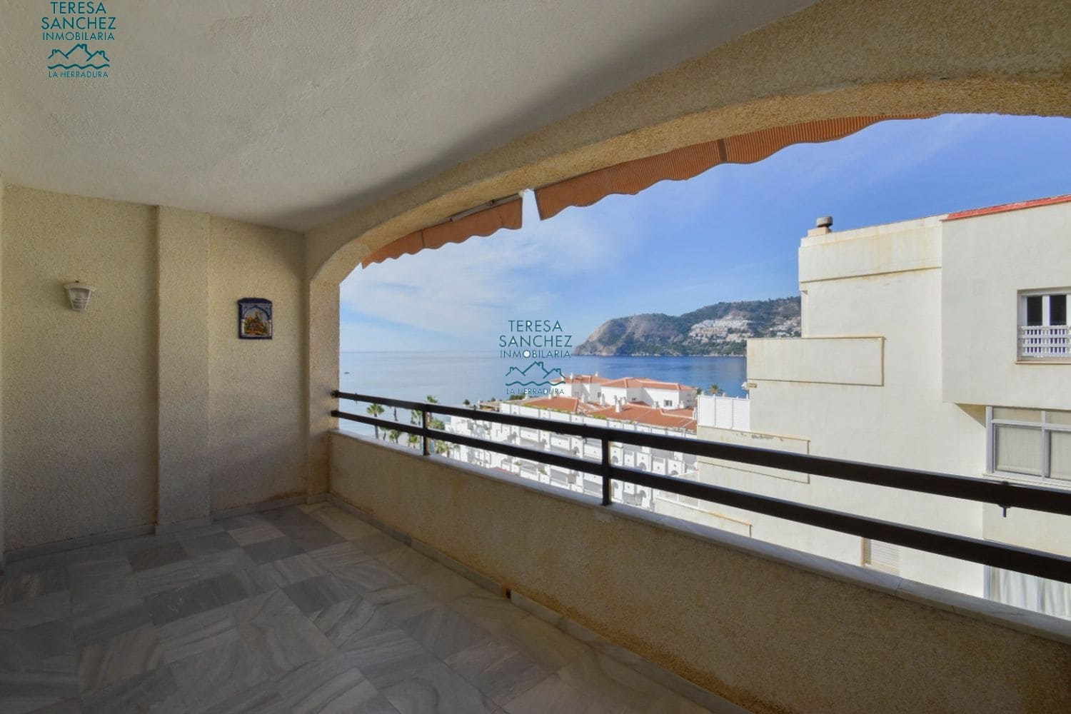 2 bedroom Apartment for sale in La Herradura - € 375,000 (Ref: 9651677)