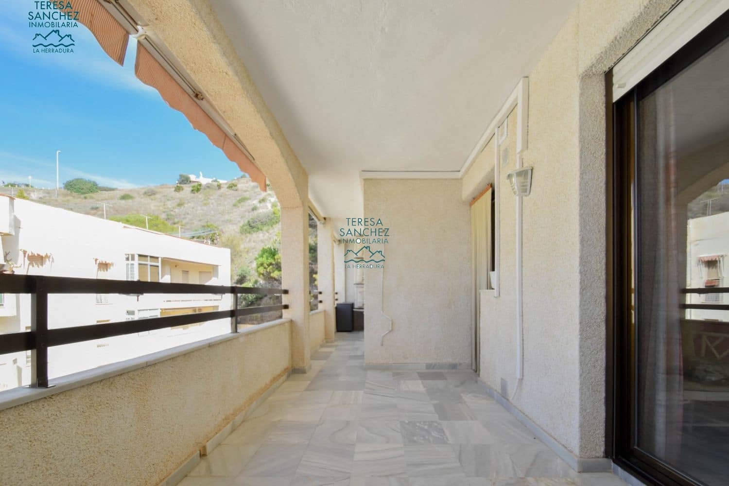 2 bedroom Apartment for sale in La Herradura - € 375,000 (Ref: 9651677)