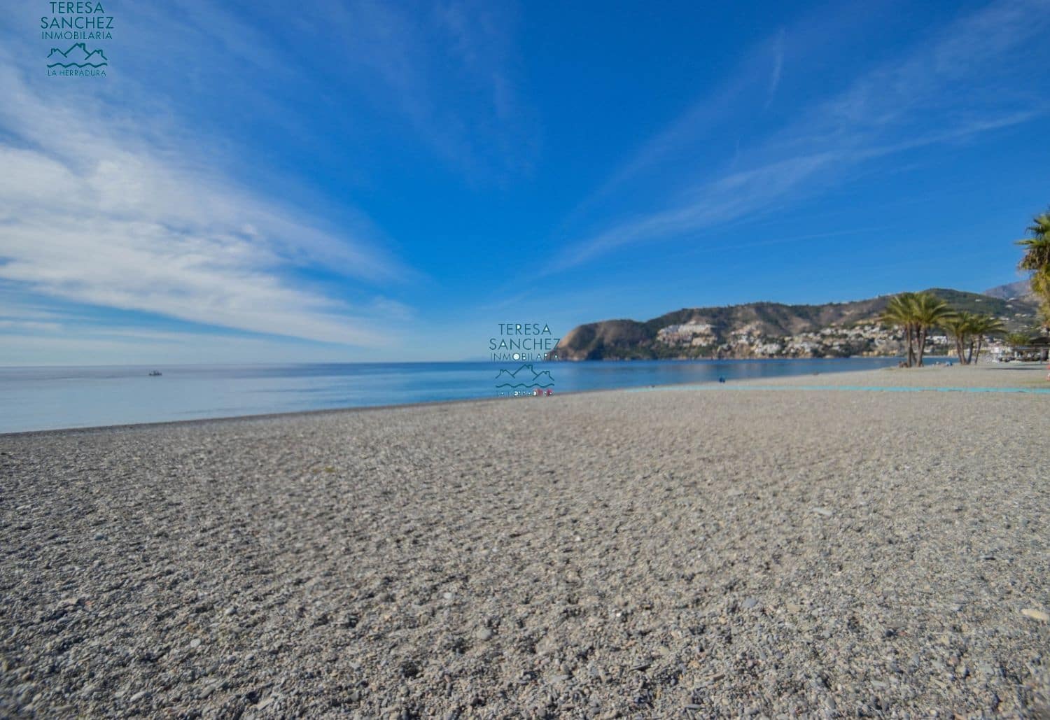 2 bedroom Apartment for sale in La Herradura - € 375,000 (Ref: 9651677)