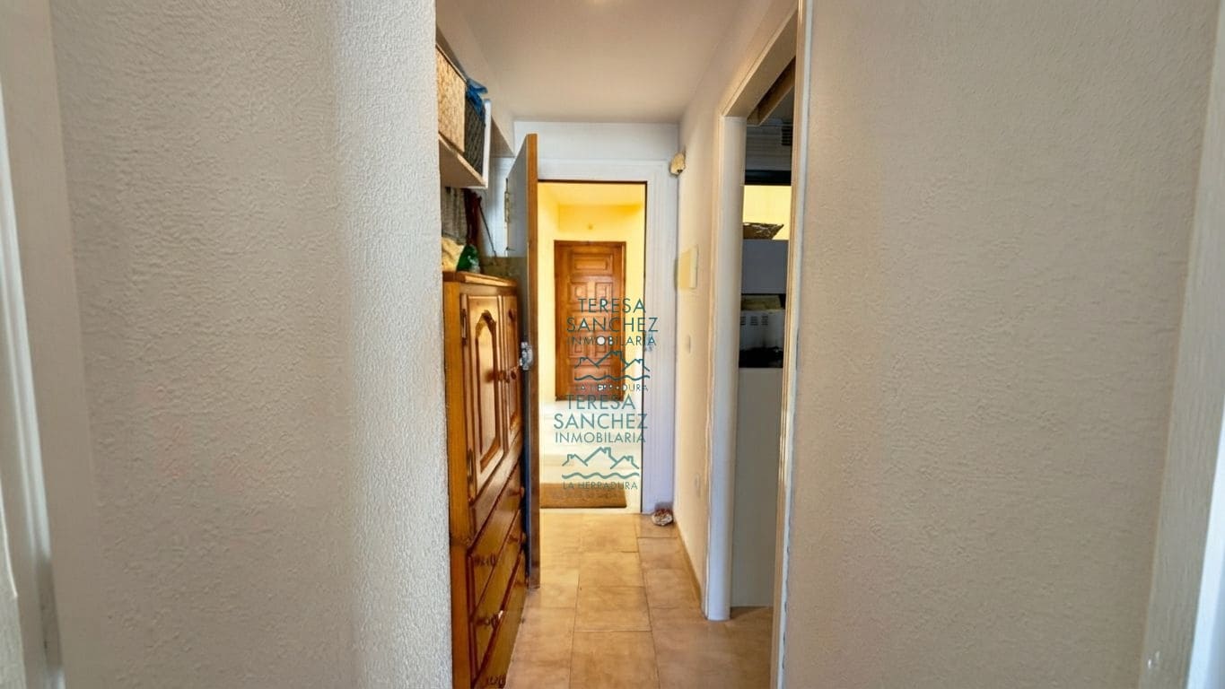2 bedroom Apartment for sale in La Herradura with pool - € 310,000 (Ref: 9780301)