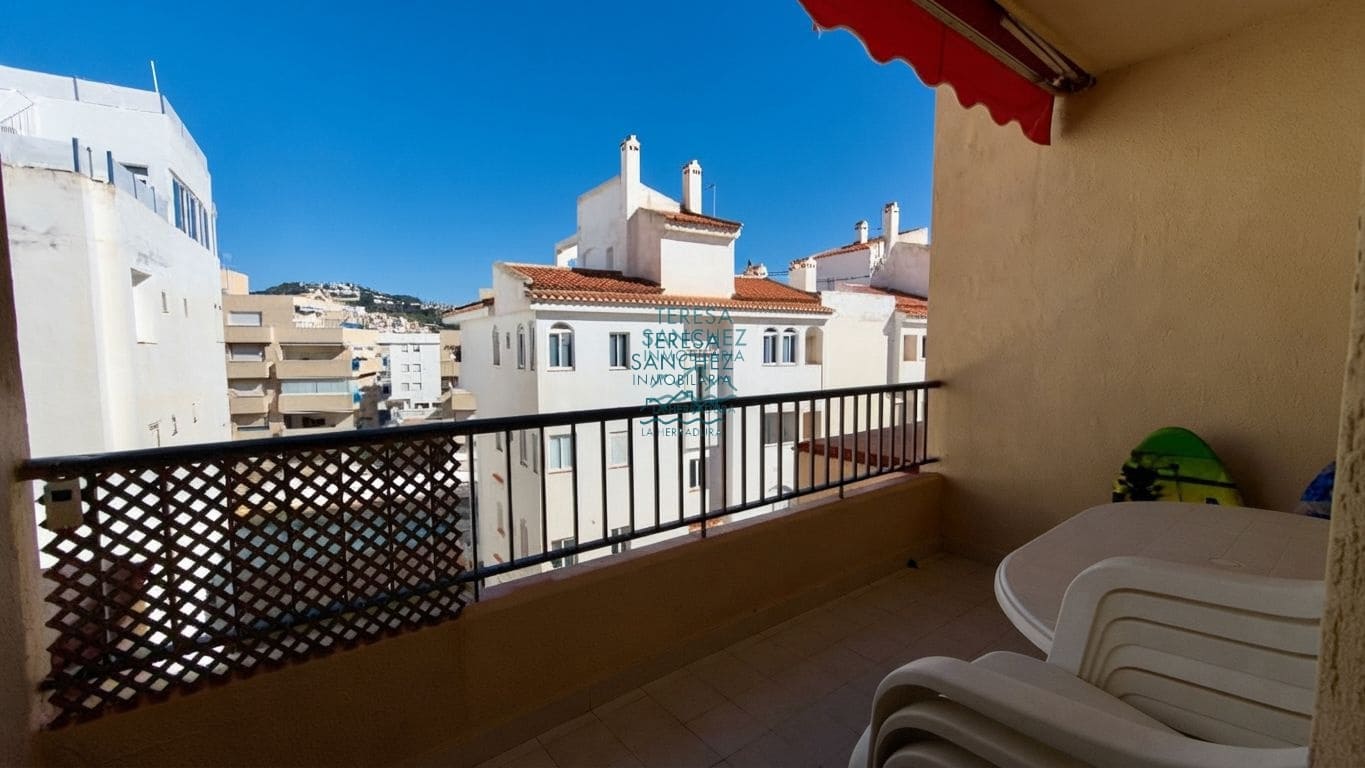 2 bedroom Apartment for sale in La Herradura with pool - € 310,000 (Ref: 9780301)