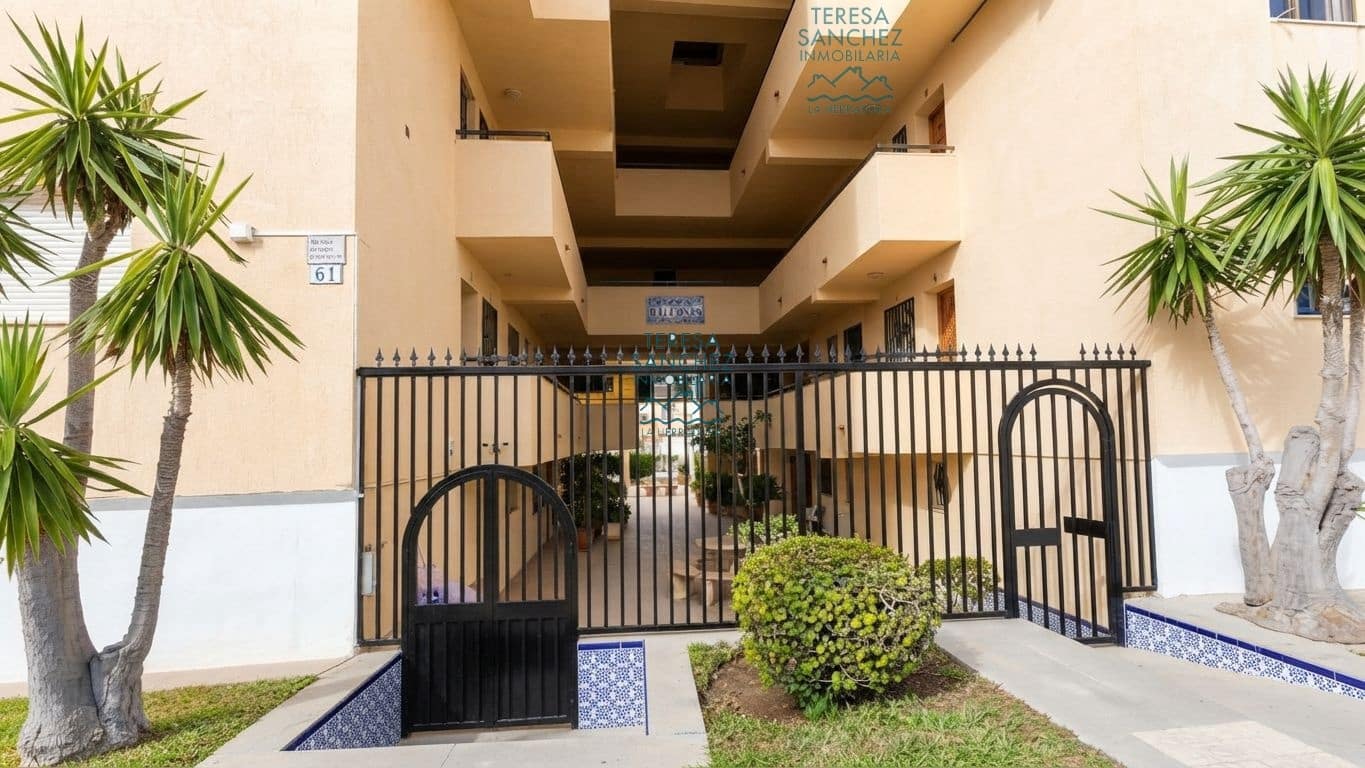 2 bedroom Apartment for sale in La Herradura with pool - € 310,000 (Ref: 9780301)