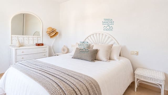 2 chambre Appartement à vendre à La Herradura, Almuñécar avec piscine - 310 000 € (Ref: 9780301)