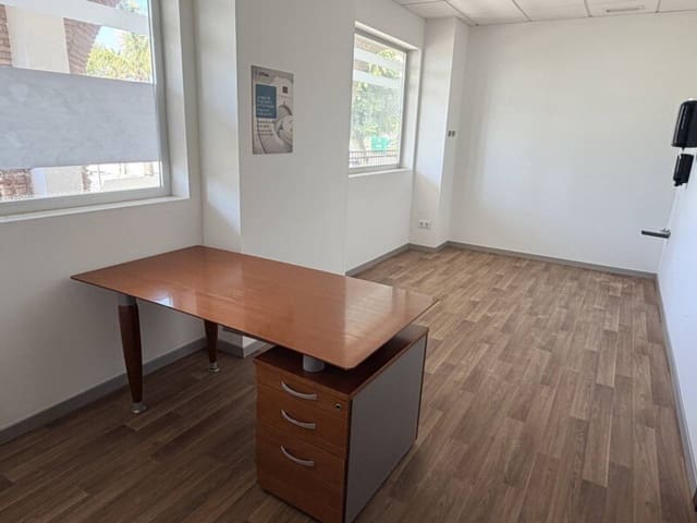 Gewerbe zu vermieten in Almuñécar - 4.000 € (Ref: 10004779)