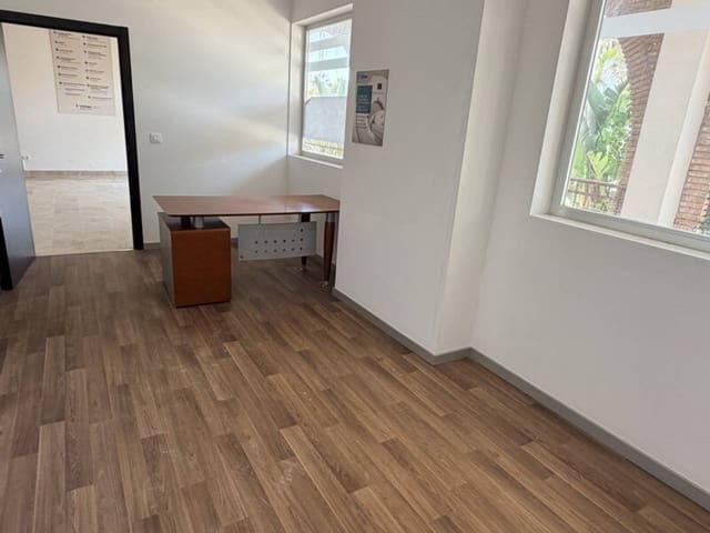 Gewerbe zu vermieten in Almuñécar - 4.000 € (Ref: 10004779)