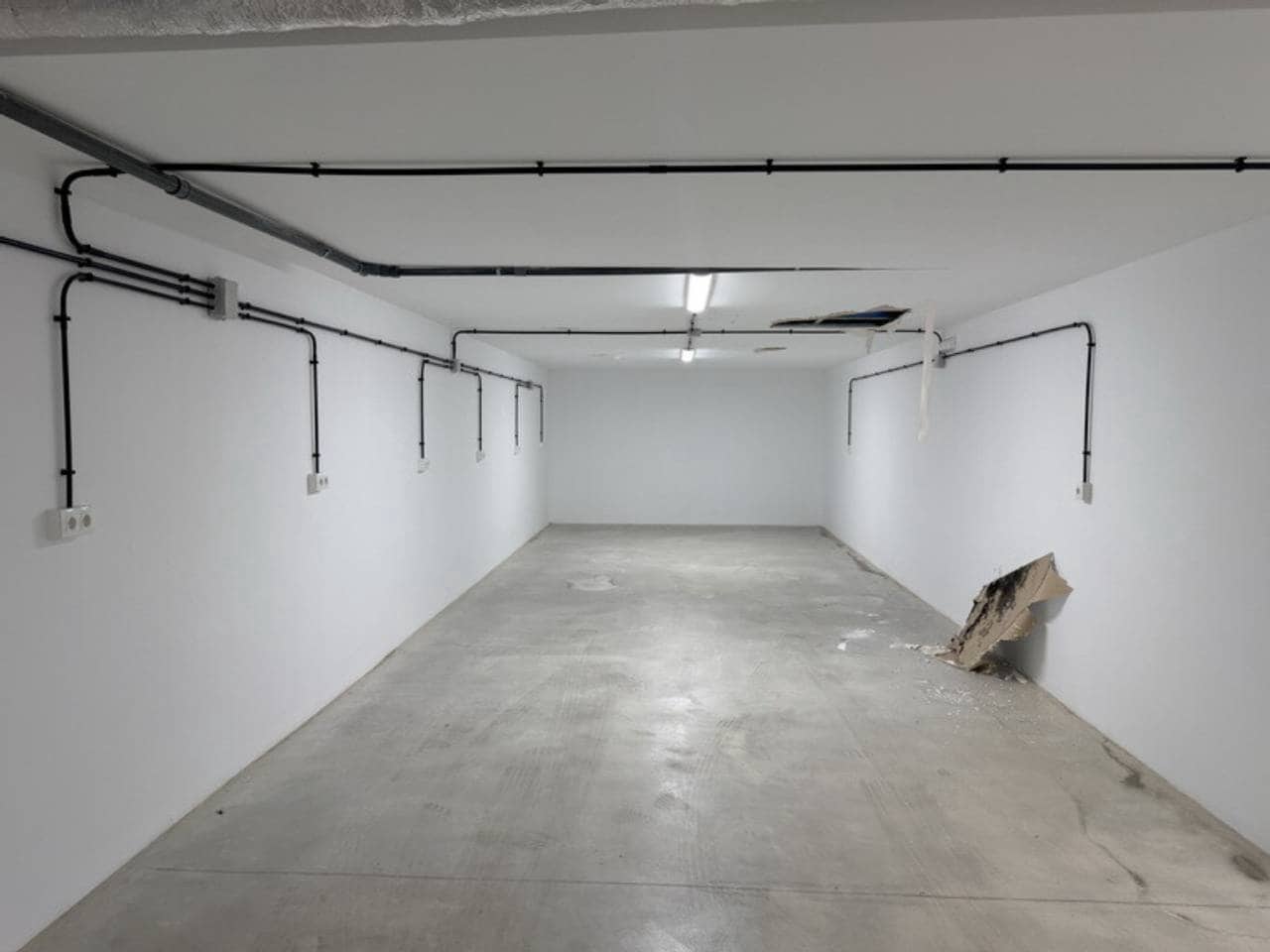 Commercial for rent in Velilla with garage - € 5,000 (Ref: 10006073)