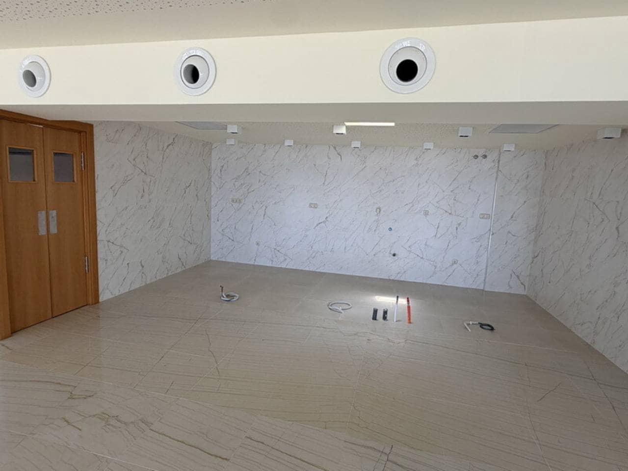 Commercial for rent in Velilla with garage - € 5,000 (Ref: 10006073)