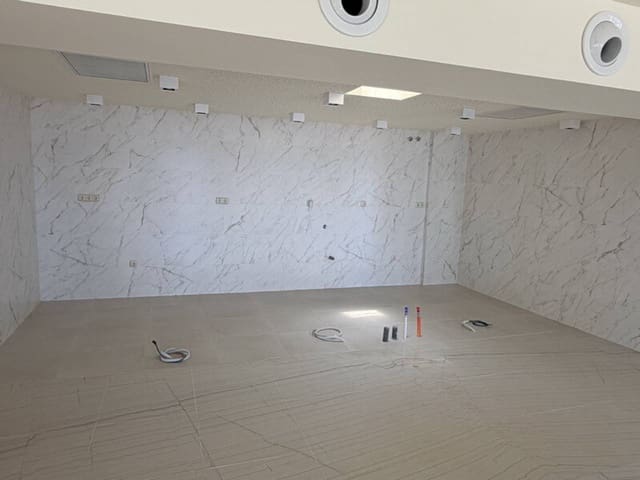 Commercial for rent in Velilla, Almuñécar with garage - € 5,000 (Ref: 10006073)