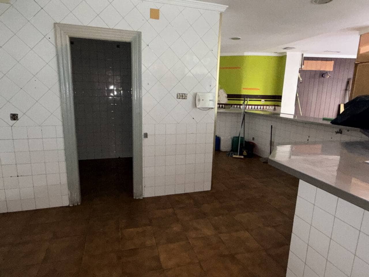 Kaupallinen myytävänä paikassa Almunecar - 350 000 € (Ref: 10024996)