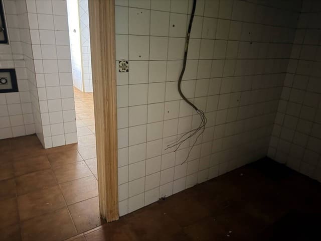 Kaupallinen myytävänä paikassa Almuñécar - 350 000 € (Ref: 10024996)